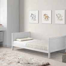 Load image into Gallery viewer, Barnmöbler Astrid convertible crib in white