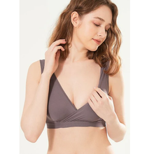 Load image into Gallery viewer, Mamaway - 220822 Ultra Breezy Crossover Nursing Sleep Bra