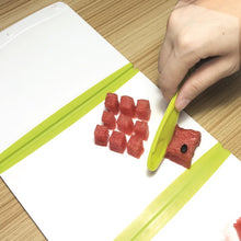 Load image into Gallery viewer, Kidsme Foldable Cutting Board