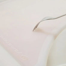 Load image into Gallery viewer, Yamatoya Affel/Materna Silicone Table Mat
