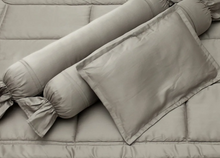 Load image into Gallery viewer, Zyji Luxury 4pc Bedding Set

