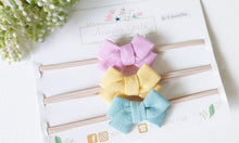 Load image into Gallery viewer, Kaviar Girl - Trio Bow 0-3 Months
