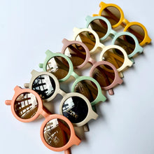 Load image into Gallery viewer, Blooming Wisdom Round Fashion Sunglasses
