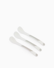 Load image into Gallery viewer, Twistshake Newborn Feeding Spoon 3-pack
