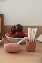 Load image into Gallery viewer, Beaba Set of 4 2nd Age Silicone Spoons
