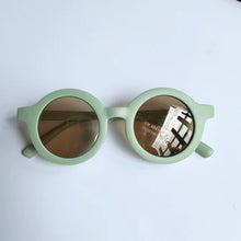 Load image into Gallery viewer, Blooming Wisdom Round Fashion Sunglasses
