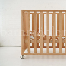 Load image into Gallery viewer, Barnmöbler  Hansel Convertible Crib in Natural Wood
