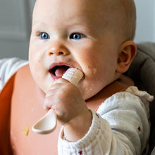 Load image into Gallery viewer, Beaba 1st Age Silicone Spoons with case
