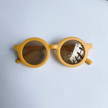Load image into Gallery viewer, Blooming Wisdom Round Fashion Sunglasses
