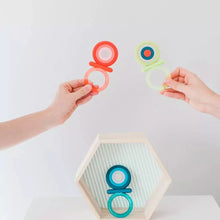 Load image into Gallery viewer, Suavinex Dragonfly Chilled Teether
