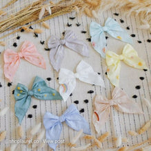 Load image into Gallery viewer, Laurel.co Isla Linen Bow Clip (Embroidered)
