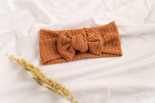 Load image into Gallery viewer, Laurel.co Holly Bow Headwrap
