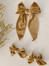 Load image into Gallery viewer, Laurel.co Holiday Velvet Collection
