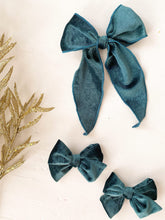 Load image into Gallery viewer, Laurel.co Holiday Velvet Collection
