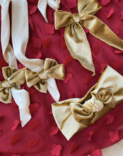 Load image into Gallery viewer, Laurel.co Holiday Velvet Collection
