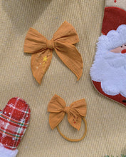 Load image into Gallery viewer, Laurel.co Holiday Collection Mini Isla Bow
