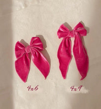 Load image into Gallery viewer, Laurel.co Isla Velvet Bow Clip
