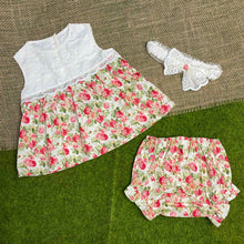 Load image into Gallery viewer, Deberry Lacey Top Details Baby Set

