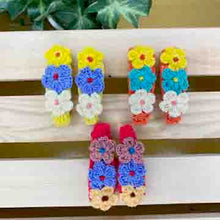 Load image into Gallery viewer, Clipcase - 3 Flowers Handcraft Clips

