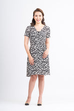 Load image into Gallery viewer, Mome - Nicole Dress Small Floral Cream
