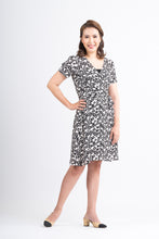 Load image into Gallery viewer, Mome - Nicole Dress Small Floral Cream
