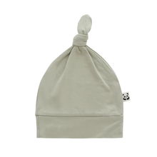 Load image into Gallery viewer, Bamberry - Knotted Hat
