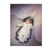 Load image into Gallery viewer, Babymoov Cosymorpho Adaptable Baby Support
