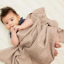 Load image into Gallery viewer, Lulujo - Cotton Waffle Blanket
