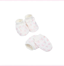 Load image into Gallery viewer, Carter Liebe Mittens with Booties
