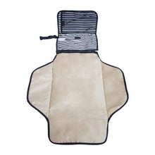 Load image into Gallery viewer, Bebe Chic Changing Clutch - Manhattan
