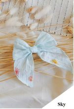 Load image into Gallery viewer, Laurel.co Isla Linen Bow Clip (Embroidered)
