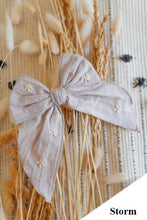 Load image into Gallery viewer, Laurel.co Isla Linen Bow Clip (Embroidered)

