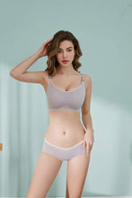 Load image into Gallery viewer, Mome Betty Nursing Set (Bra &amp; Panty)
