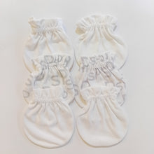 Load image into Gallery viewer, St. Patrick Newborn 3 Pairs Organic Mittens Set
