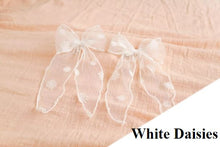 Load image into Gallery viewer, Laurel.co Isla Daisies
