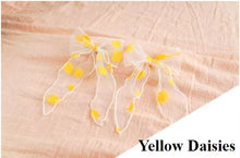 Load image into Gallery viewer, Laurel.co Isla Daisies
